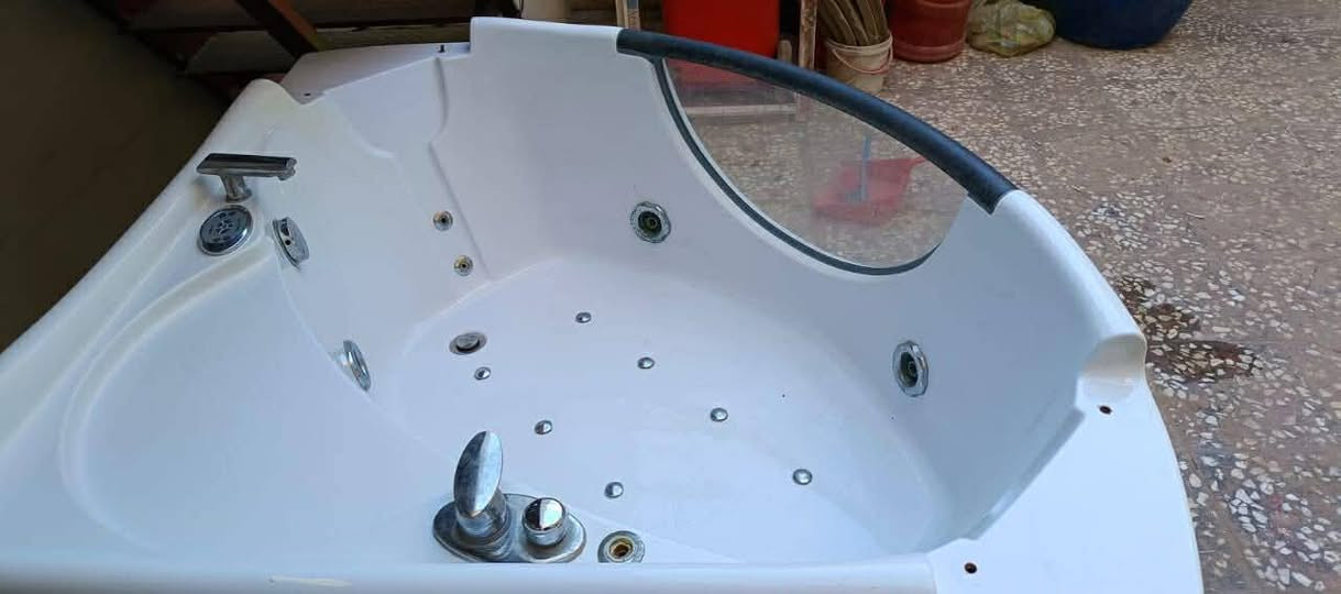 متاح قفل ب150 شاور كامل مكان نجف حي الجمعيه ***********
