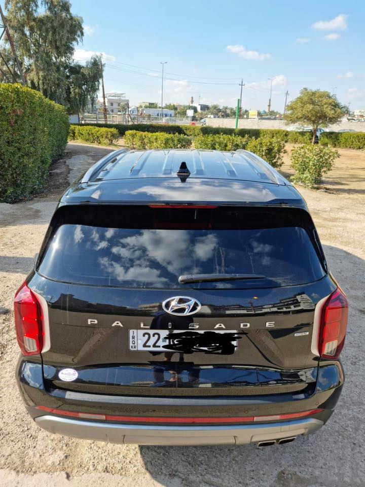 سلام عليكم شباب هونداي بالسيد للبيع فقط موديل 2025  فئة الLimited وارد امريكي ضربتها بنيد فقط وامبدل تفصيخ نفس الون بدون ايرباك ولا شواصي 
ماشية 11956 كيلو مواصفاتها كامرات 360 
وحساسات امام خلفي تشغيل عن بعد 
ومانع انزلاق وتحديد مسار 
ومثبت سرعة وشفتات بلستيرن وكير بيانو وفتحة بلسقف وثلاث قطع تبريد 
كشنات جلد مقاعد كهربائيةعدد 2تدفئة تبريد كشنات امامي خلفي 
وتدفئة ستيرن شاشه كبيره 
توقف ذاتي و مانع اصتدام سايد بريك كهربائي شحن لاسلكي 
مكاني الدورة رايدها 325ورقة لاستفسار اتصل على الرقم 
***********
