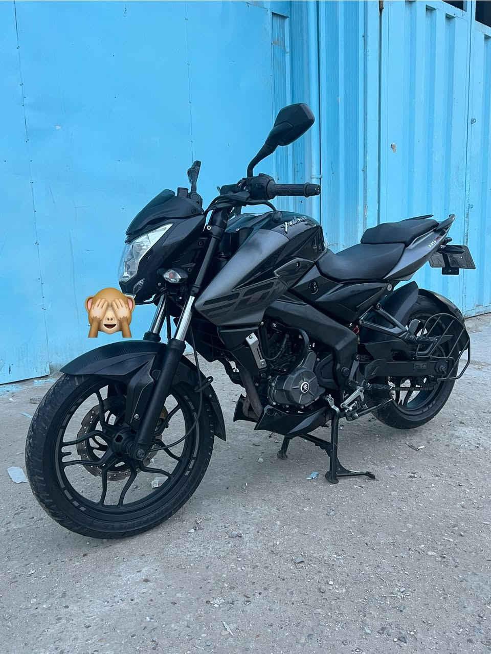 سلام عليكم بولسر NS200
دراجه مكفولة مرقم 11بغداد ماشية 11 الف السعر 24 
ورقة مكاني بغداد شارع حيفا و حي العامل رقم ***********
