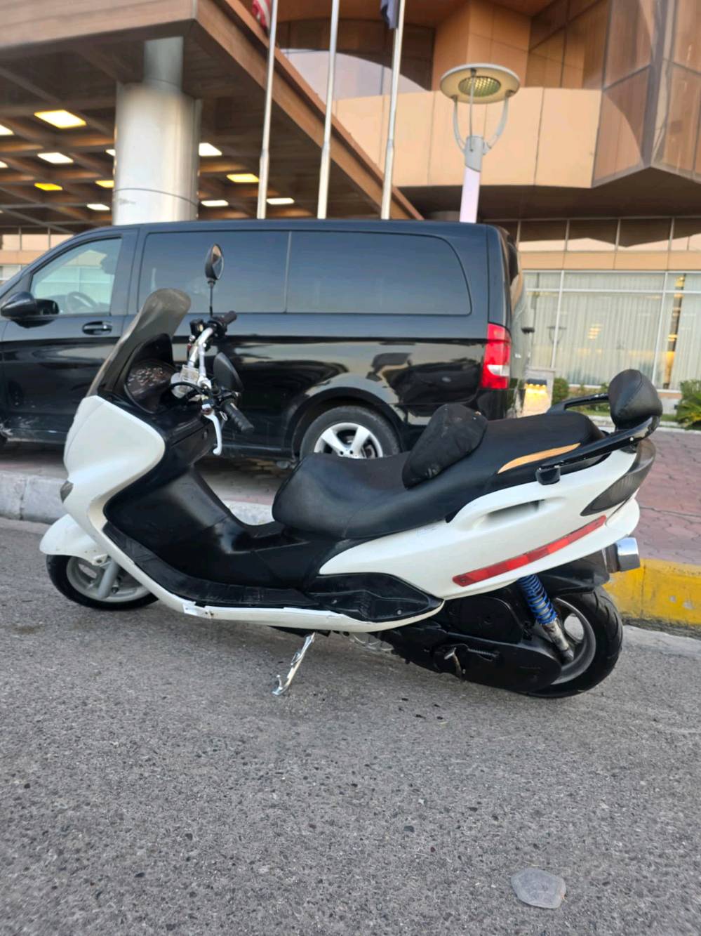 يامها ماجيستي 06 للبيع 350$ وبيه مجال
تسكن بأي منطقة/محافظة بالعراق حتى أضيفها بالوصف؟: 
اربيل