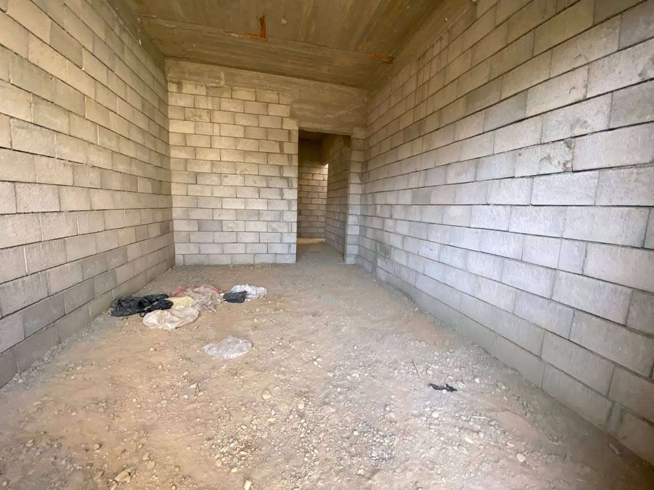 هيكل للبيع العنوان القوسيات قرب المدرسه الصينيه المساحه ١٠٠متر الاستفسار على الرقم ***********
***********
