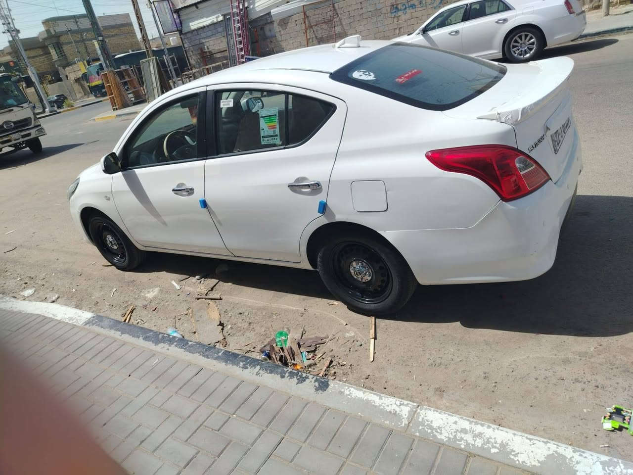 السلام عليكم نيسان صني هندي مديل 24 بدون بليته هندي اصل كفاله من تبتيل وصبخ  بيهه بارد قليل ماشيه 87 كير مكينه تبريد كفاله سعر 118وبيهه مجال ***********
