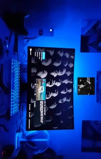 شاشة lenovo  1080p 165hz مستعملة  السعر 150 التواصل خاص او على الرقم 0...