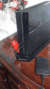 بلي ٤ نضافة ٩٠٪  مامصلح مفتوح علمود تنضف وحطيتله معجون حراري  بحيث صوت مروحة ماكو بلبداية لبلي سعرة ١٧٠ تجي اكو ملحقات وياه بكيفك تشتريهن او لا اولا هارد قاربة ٥٠٠كيكا تنضاف على جاهز يعني تحمل براحتك العاب سعرة ٤٠ وستاند يصير جوه لبلي يحتوي على ٣ مروحات للتبريد و٣ منافذ  USBومنفذين شحن على قاعده ليدى سعرة ١٠ الاف يدة الحمرة بأفضل حال ومابيه شي اما ليدى سودة ال R2و L2 خربانات يصلحن ب ٥
المكان بصرة قبلة تكدر تجي وتلعب براحتك وشوف
للتواصل واتساب: ***********
