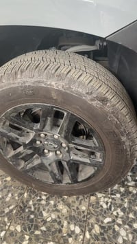 تخم تاير ماركة جنرال بلادي سعرة 325 الف بي مجال بسيط نقشه ناعمه اخوان ...