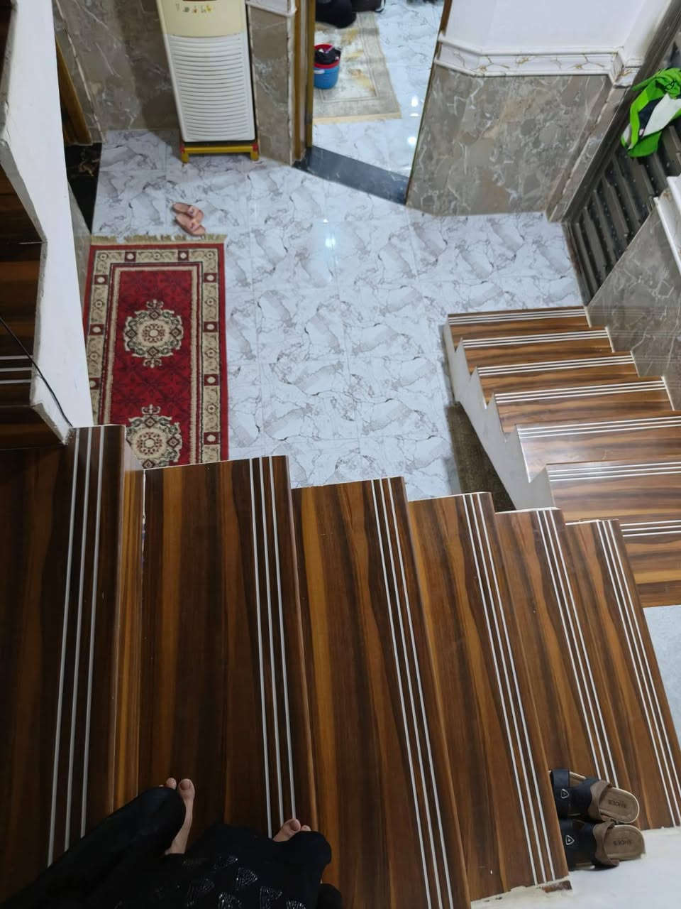 بيت للبيع طابقين اربع غرف نوم استقبال اوصحيات كلة جاهز منطقة كامل الخدمات  طابو صرف بسمي المساحة 108  حي الفنانين قرب مدرسه نسيم ميسان رقم الهاتف ***********  بيع مستعجل  جوة سعر السوك
