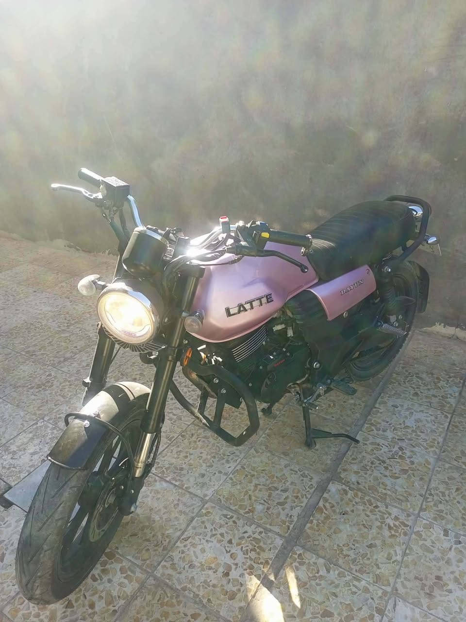 سلام عليكم ورحمه الله وبركاته دراجه لايتي مديل 2024 دراجه مستخدمه شهر واحد والدراجة مضمومه بعده علا وضع المعرض تجي وأشوف بعينك احله من الصوره بعده زيرو  السعر. مليونين وربع  بيه مجال الطيبين مكاني كربلاء رقم الموبايل ***********
