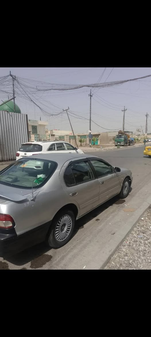 السلام عليكم نيسان موديل 98 مكينه وكير جديده سياره بسمي صدر امامي وخلفي جديده  كهربائي كلها شغاله سيارة لا ضربه ولا تبديل تخم تايرات جديده باتري جديده سياره كل نقص ما بيها مكان بغداد الطالبيه السعر.35/***********
