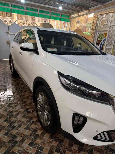 سورنتو 2020 للبيع 
رقم واسط تحويل مباشر كفاله عامه 
خليجيه دوليه جاهزه اي نقص مابيها 
ماشيه 146 الف بس شرط النظافه عبالك ماشيه 70 الف على إيد وحده من الشركه 
محرك 6 سلندر 
السعر 265 مجال لشراي قليل 
مكان السياره واسط الكوت الشراي يتصل *********** دهل اوران
