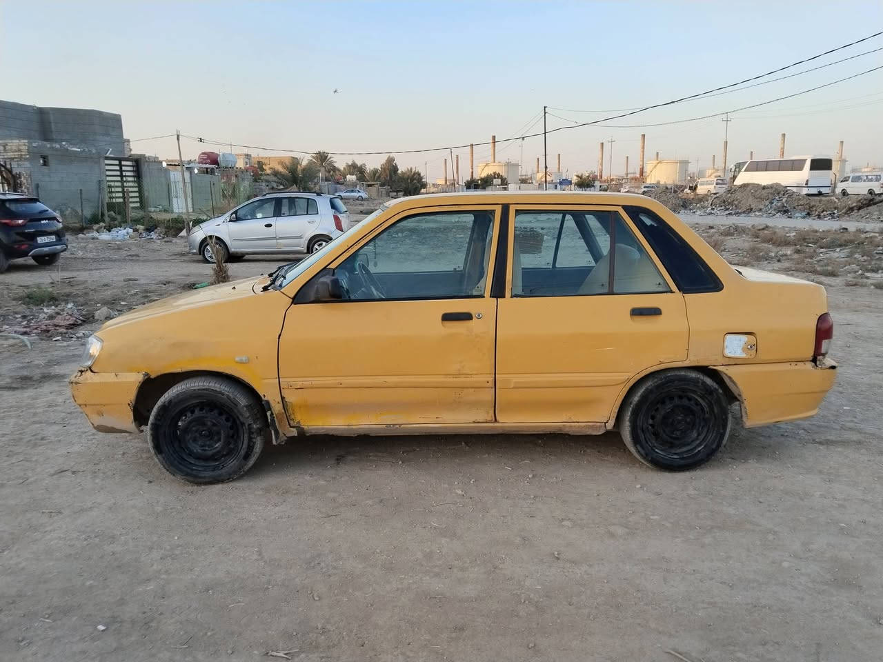 السلام عليكم سايبه للبيع موديل ١٣ مكينه جديده وكير جدير وضفيره جديده وتخم تايرات جدد وباتري جديد وسلف جديد ربع ماتصرف عليهه رقم ديوانيه وراعيهه هم بدوانيه جيرانه الغرامات مصفره بس الهيئه عاليشري ورقتين مكلف بنشر رقم *********** سعرهه 16
