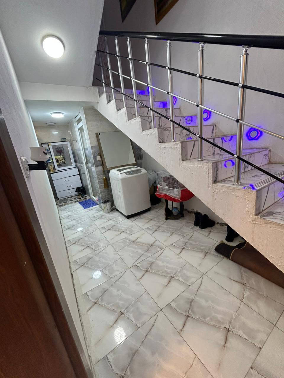 للبيع ...للبيع بيت طابقين المساحه ١٢٥ متر مطلوب اسكان منطقة باب الدرب /دور الضباط/قرب جامع الفرقان للاستفسار الاتصال على الرقم *********** او واتساب
