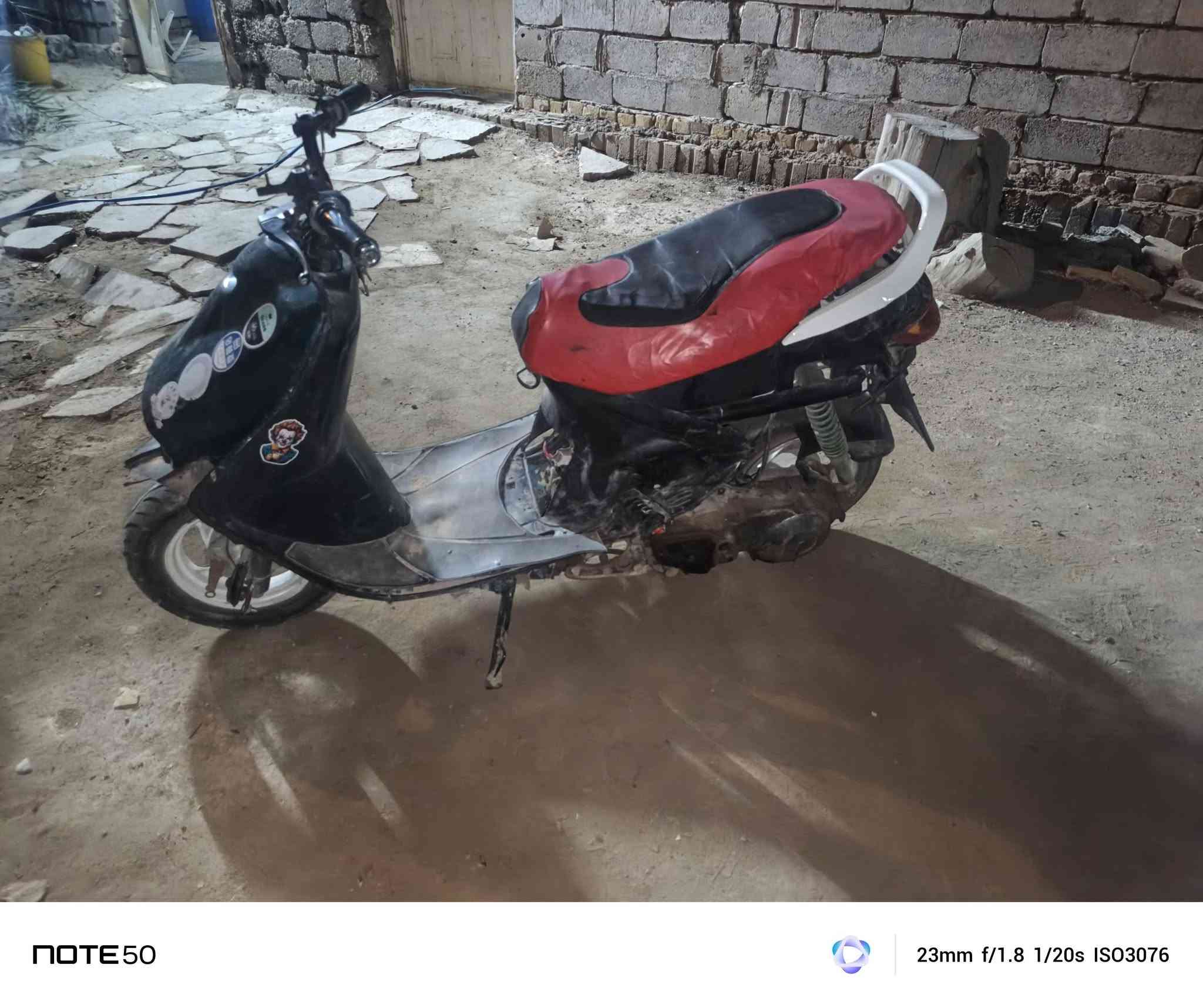 السلام عليكم عندي دراجه فراشه للبيع 140 كفيل عن سرقه بس الدراجه. دخن سعر200وبيه مجال ***********تواصل عل رقم واتساب موجود
