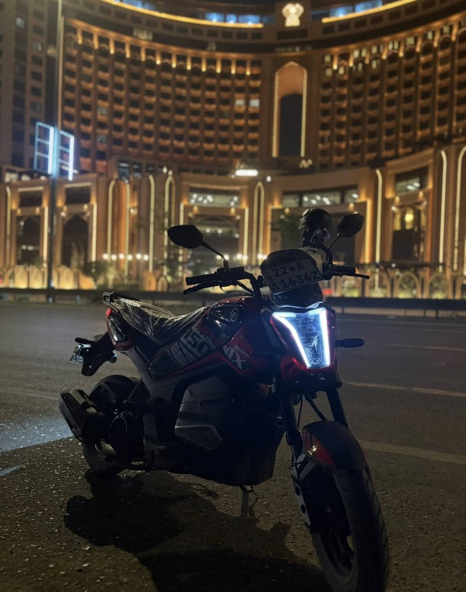 سلام عليكم من رخصة الادمن للبيع كيواي مينكس موديل2025 محرك150 دراجة بعدها زيرو وجديدة ماشية الف و500كيلو قابل للزيادة دراجة بيها ضمان من الشركة لل6الف كيلو رقم وسنوية اربيل بس اسويلك تنازل يم الشركة وتحجز يمهم موعد تكدر بلايام ثلاثاء اربعاء خميس تروح لاربيل تحول باسمك  بنص ساعة دراجة نضيفة وقوية امانة الله ومناقصها شي مكانها بغداد اي تواصل واتس ***********
