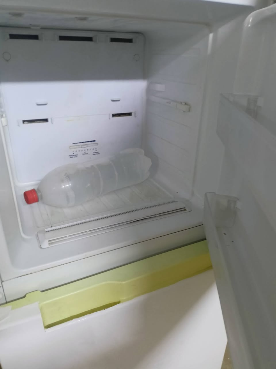للبيع ثلاجة سامسونج 10 قدم .
ثلاجة بخاخ .
***********
