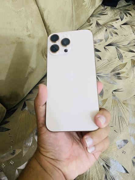 السلام عليكم 
ايفون 16برو ماكس 
ضمان ماستر بطاريه 100
نضيف جداا ما مفتوح 
السعر 1500وبي مجال بسيط
***********
