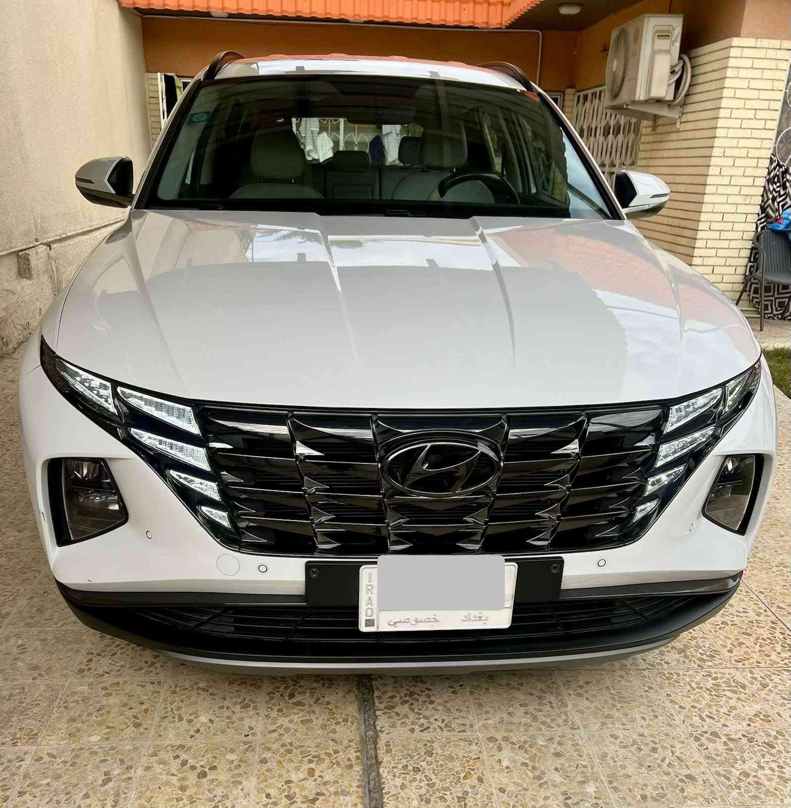 هونداي توسان خليجي موديل 2023  محرك 2000 دوش ماشيه 21 الف كيلو مواصفات بصمه كشنات كهرباء شاشه جبيره تبريد قطعتين كشنات جلد بردات خلفيه تشغيل عن بعد  رقم بغداد  السياره بيها تكحيل كد اصبعين بالدعاميه الاماميه وشخوط بالصبغ اثر طخه بالباب الخلفي عكس السايق السعر 215ورقه
الرقم***********
