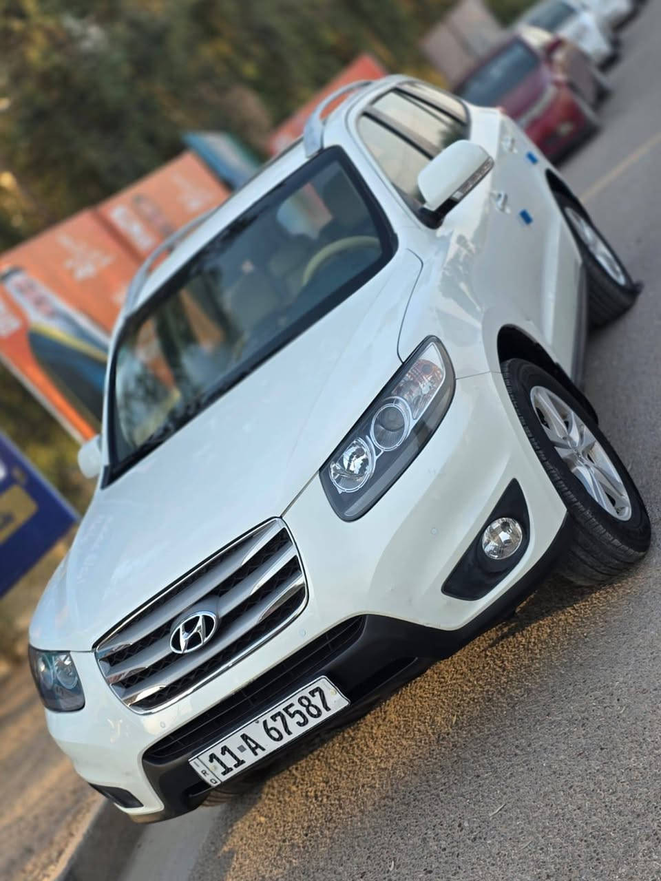 اسلام عليكم بيع او مراوس حسب القناعه 
سنتافي 2012 خليجي رقم بغداد باسمي محرك 6 سلندر سبعه راكب 3 قطع تبريد بصمه فتحه تبريد بيانو كشن كهرباء فول 1/1مكفوله من الصبغ والتبديل والفتح بيهه بارد بسيط 
السعر 157 مكاني بغداد الوسفيه للاتصال ***********
