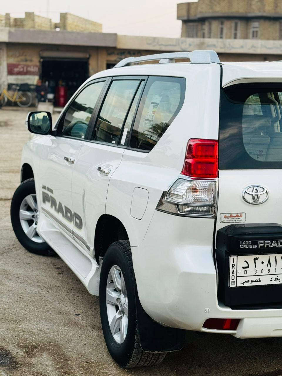 بسمي مكفوله من الضربه والتبديل
مكينه6 سلندر 
حداديه مسويلها ادمه كامله 
تخم تاير جديد
السياره فول مواصفات فول 
فتحه 
بصمه كشنات جلد 
7 راكب 
السياره ماشيه  فوك لا ١٠٠ شويه 
جاهزه عل ٢٤ حبايه 
وسياره عل ايد وحده 
السعر 280 وبيها مجال بسيط 
مكانها حله 
***********
