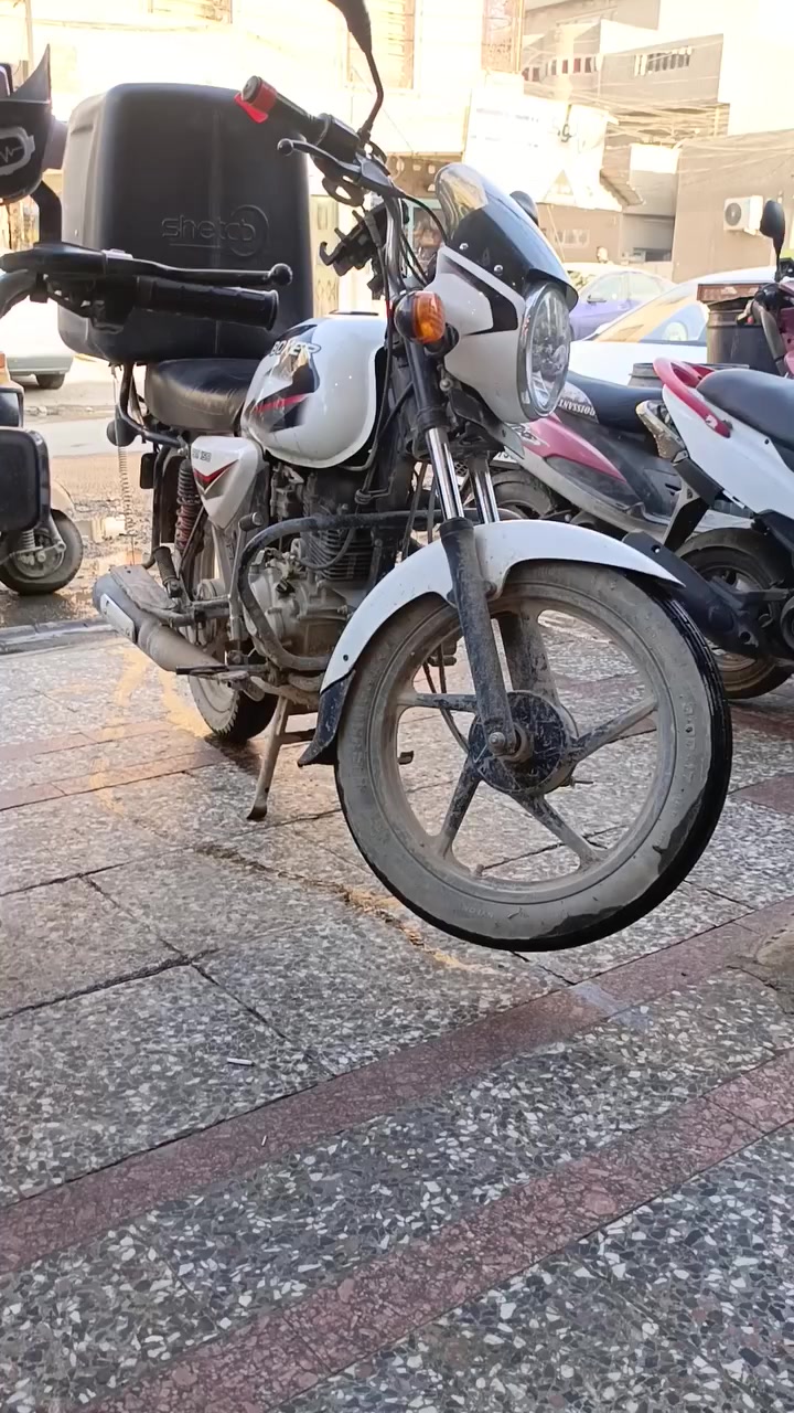 السلام عليكم بوكسر موديل 22 داخله ب24 الدراجه اوراق اصولي تروح ترقم گبل مدفوع گمرگهه الدراجه كفاله عاامه كفاااله من كل النواحي اي نقص مابيهه نهائياً عدا الصينيه مال الزنجيل فقط لا غير الدراجه كلش جديده ماشيه  9،000 حقيقي اعيد واكرر اصولي ومكفوول شراي يتصل على هذا الرقم ***********. ..... مامتواجد عالفيس .!!! عنواني بغداد الامين الثانيه السعر .... 1900 يعني مليون و900 وبيهه مجال  حگ جيتك واعتذر على الاطاله .
