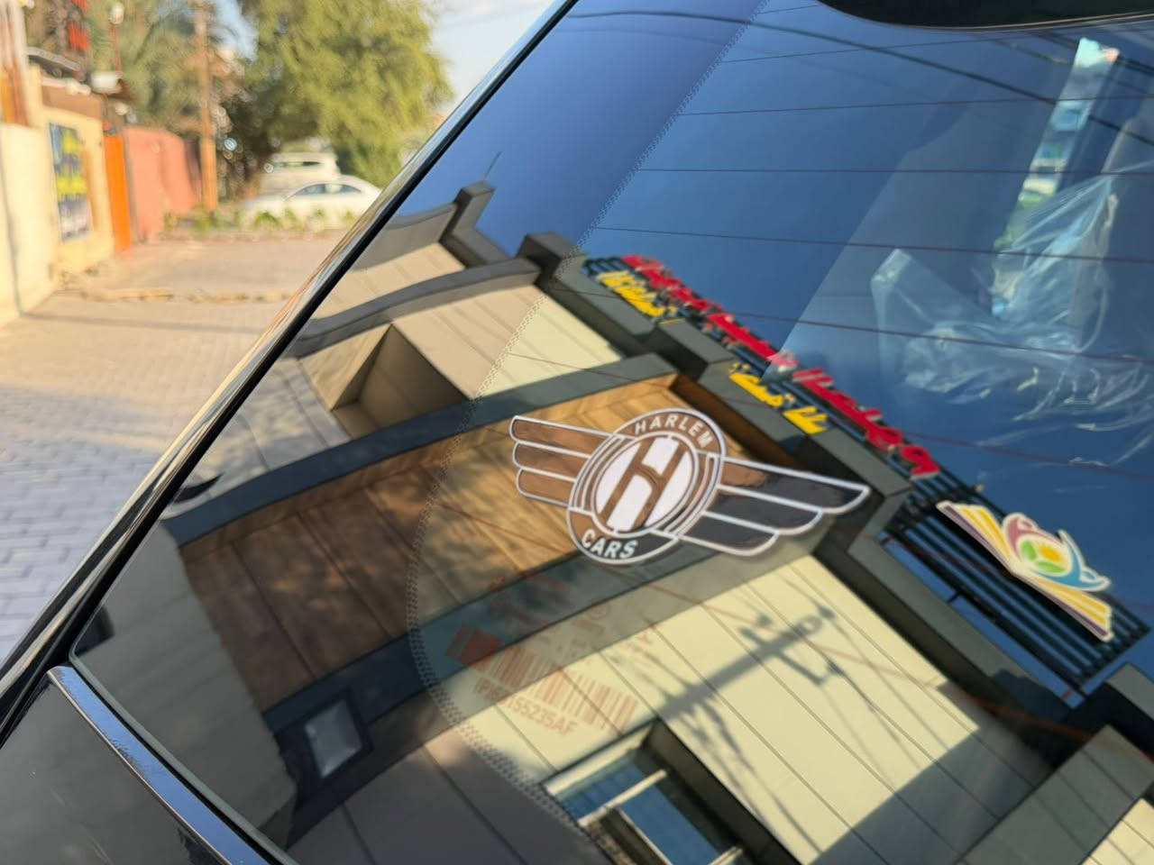 السلام عليكم  جيب كراند شيروكي
الموديل:2018 (خليجي وكالة هارلم )
المحرك : V6. السيارة مكفولة كفالة عامة فقط باب خلفي بي شخط ومصبوغ بدون حادث فقط رش صبغ 
المواصفات :
ماشية63الف كم 
• دفع رباعي 4x4 . 
• ويل قياس 20 انج 
• انارة متحركة 
• سقف بانوراما .
• شاشه كبيرة .
• نظام الخرائط (GPS) 
• ستيرن كهربائي .
• المصابيح الأمامية زنون
• كشافات الضباب زنون .    
• تشغيل عن بعد .
• صندوق كهربائي ..
• حفظ وضعيات الجلوس (ميموري) .
• المقاعد الأمامية كهربائية .
• المقاعد الأمامية تبريد وتدفئة 
• المقاعد الخلفية تدفئة .. 
• حساسات أمامية . 
• حساسات خلفية . 
• كاميرا خلفية دوارة
• تدفئة ستيرن . 
• مانع تصادم خلفي .
• ابل كاربلي وايرلس . 
• محدد سرعة . سقف بنوراما فتحتين
• نظام التشغيل والاطفاء الاوتوماتيكي ( Auto Start System. 
• ⁠مري قلاب
• ⁠مري شفط
• وضعيات قيادة
• ⁠شفتات ستيرن
• ⁠داخل بيجي 
مكاني بغداد حي اور 
***********
