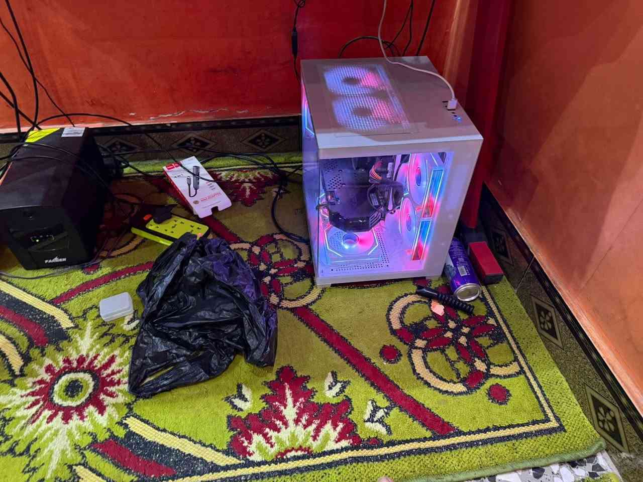 الكيس ليانلي الصغير 7 فانات
الموصفات 
Ci5 10th 
Ram 16 
Gpu rx580xfx 8g
M.2 512
Ssd 250

شاشة lg 75 hz
شاشة dell 60 hz
كيبورد magegee 
ماوس atk 
جوستك بلي 5 اصلي 
Ups فاربر 1500
ميز كيمنك 
كرسي كيمنك

مكان مدينه الصدر 
***********
