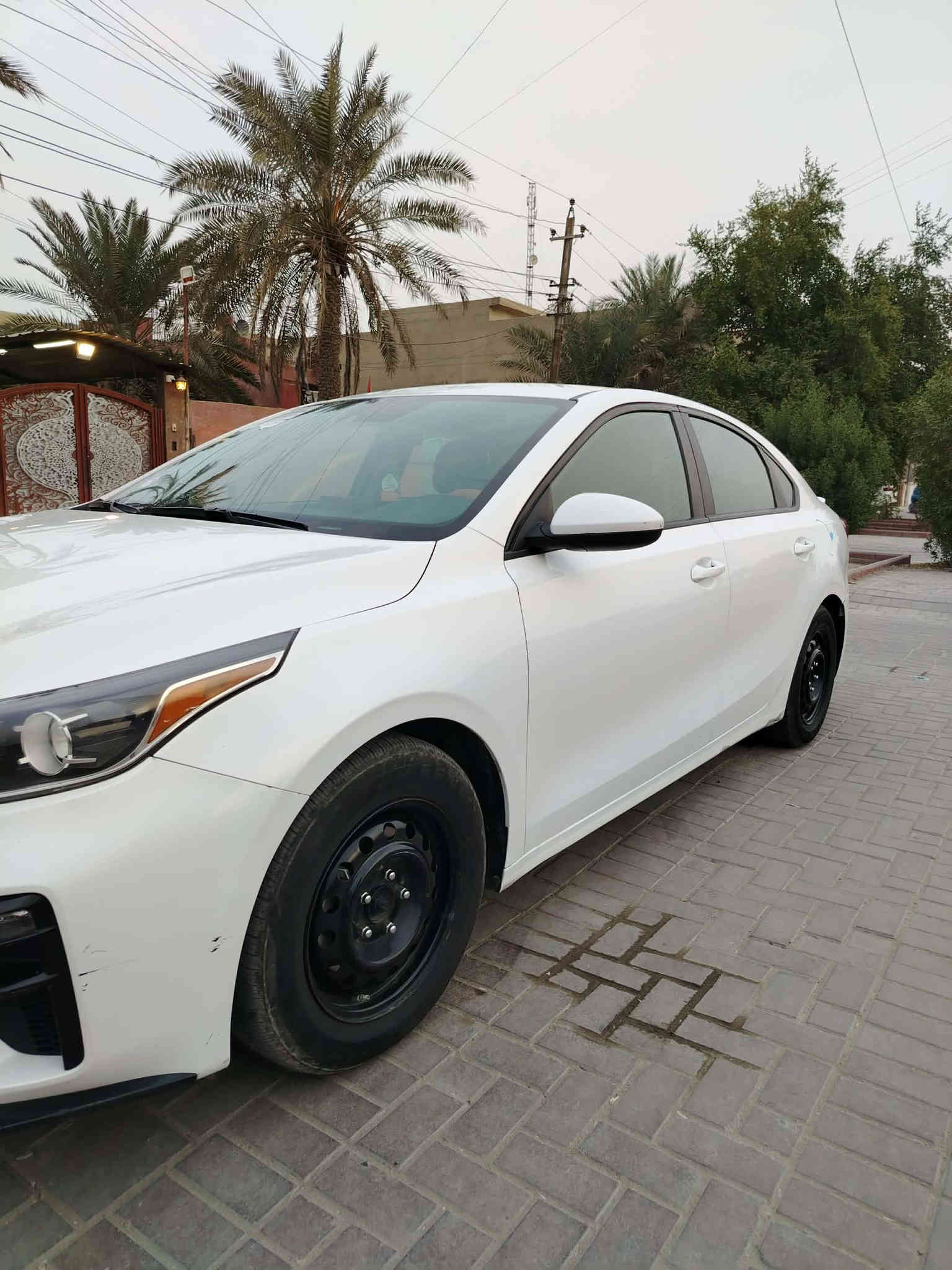 السلام عليكم كيا فورتي موديل 21 وارد

 امريكي حادث حالوب نسبه 10%

وبعده ما مسوينه على حطته 

ماشي 54 ميل قابله قابل الزياده

لا بيها صبغ ولا معجون بيها بس بارد سياره

 خير من الله كير محرك كله مكفول 

مكاني بغداد الشعب السعر 147$بيها مجال

سياره باسمي الاستفسار اتصل على رقم ***********
