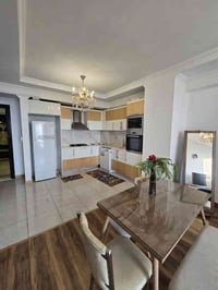 رؤيا تاور • مؤثث • ٨٥م