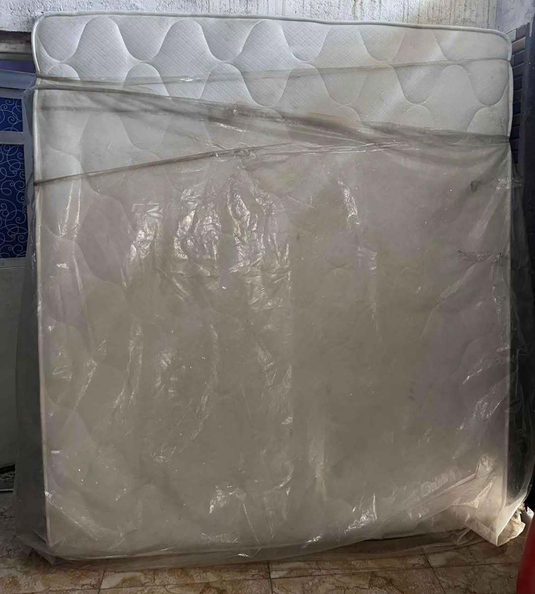 مندر نفرين اسفنج ضغط عالي مميز جديد 

قياس (25+180*200)

السعر 300  متوفر البصره أمن الداخلي

استفسار خاص او على هذه رقم 
*********** البصرة, العراق
