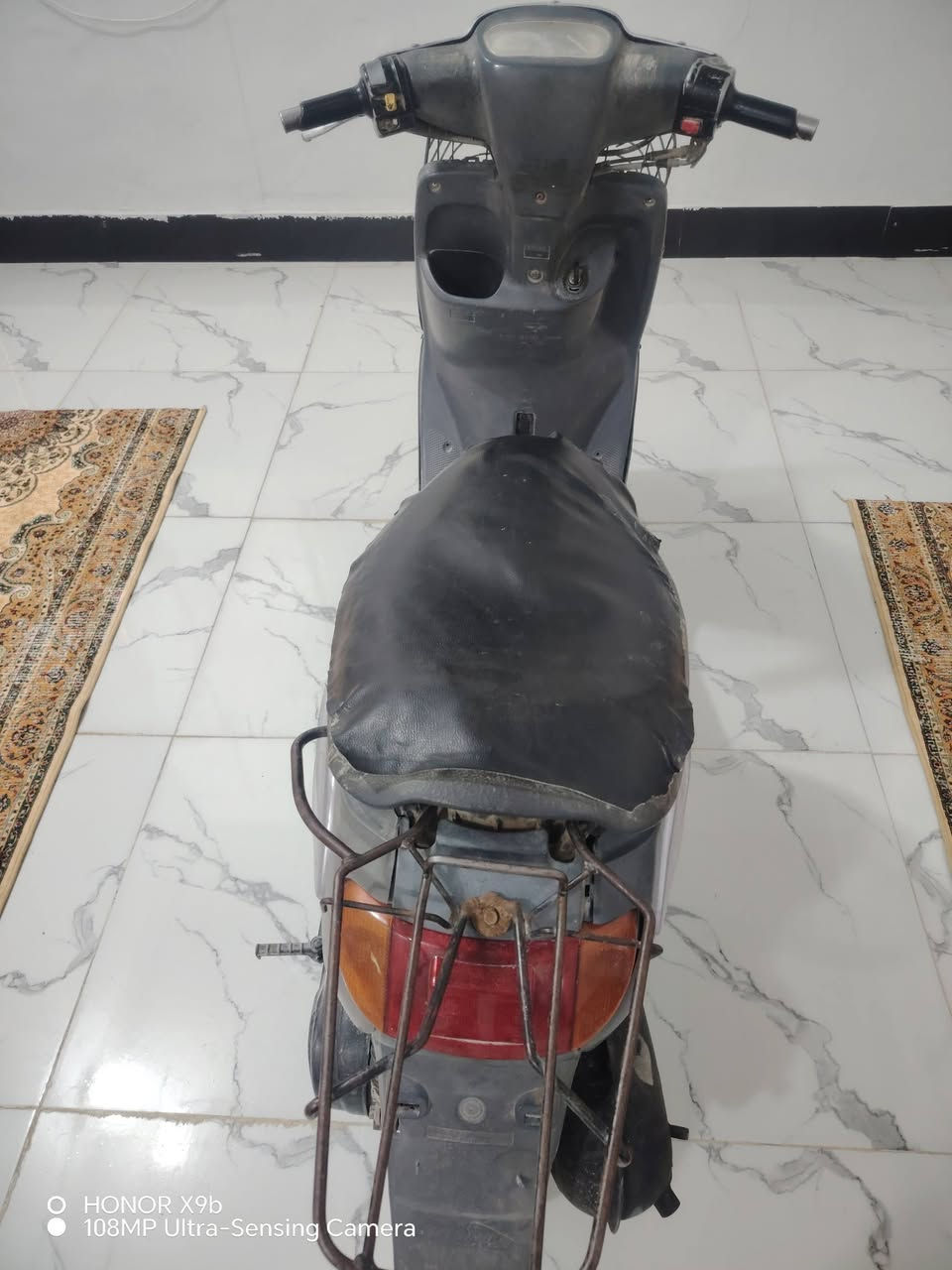 السعر 150 وبيها مجال بسيط بيع مستعجل ***********
دراجه منغولي الشاصي مكفول والمحرك ناعم شلعتها قويه الدراجه تايرات جدد  موديل 2003
