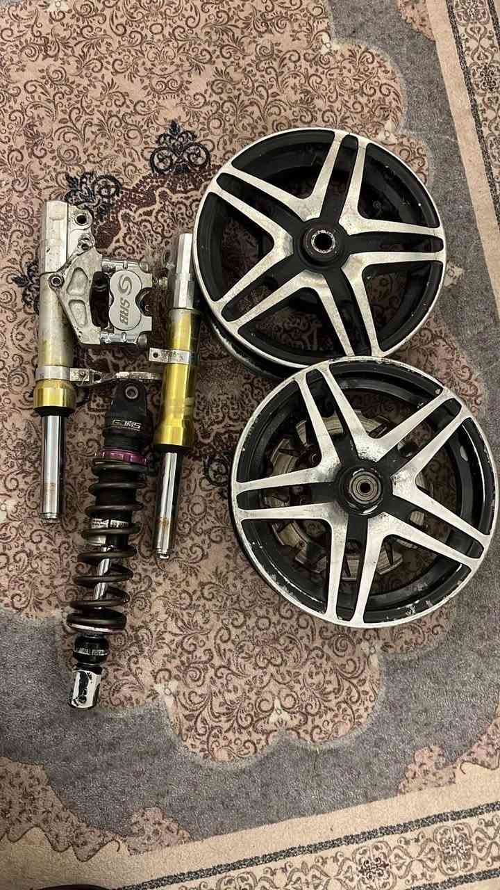 سلام عليكم غراض تزويد كله اصلي ابيع شلع قفل ٢٥٠ اصليات تجي شوف بكاني رستميه وره مرور رقم ***********
