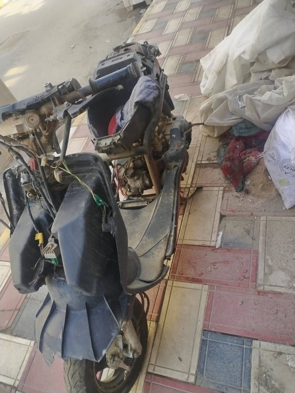 درجه البيع فرشه  كايمه مامفتوحه كامله غراضها العنوان الناصريه المركز الرقم ***********
