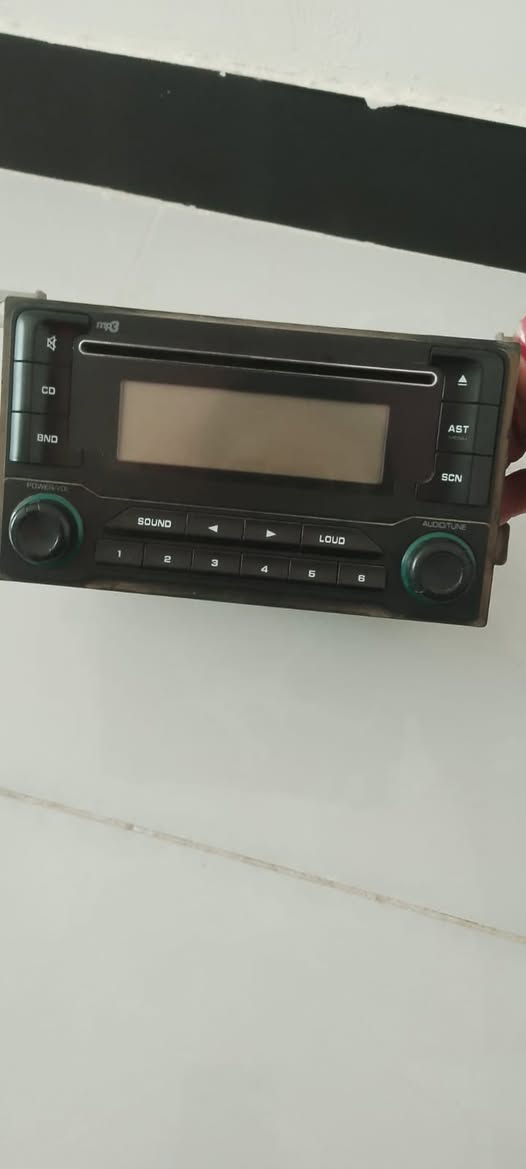 مسجل جنبي جديد للبيع السعر ٣٠ الف وكشن قلاب مال اج تو. جديد عبري ماكاعد عليه السعر ٧٥ الف مكاني بغداد الغزاليه ***********
