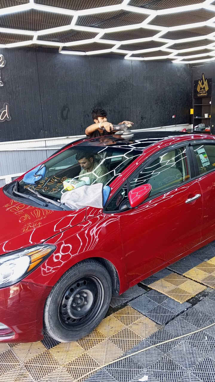 السلام عليكم

كيا فورتي 2016 حادثها جاملغ وبنيد السعر 110 وبيها مجال قليل حك الجيه
تخم تاير جديد محرك دوش 1800
دواخل الغرفه صاجيات شاشه كامره خلفيه دواره  السياره احلى من الصوره
مكاني بغداد مدينه الصدر
رقم الموبايل /***********
