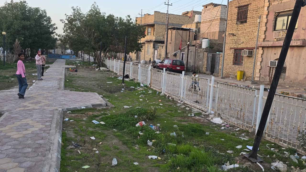 الدار للبيع المساحه ١٥٠متر طابو 
العنوان المنصوريه خلف جامع الشيخ عبد الزهره شارع سايدين تبليط وحديقه جميع الخدمات متوفره السعر ١٦٠ مليون وقابل للتفاوض 
(***********) مكلف بالنشر
