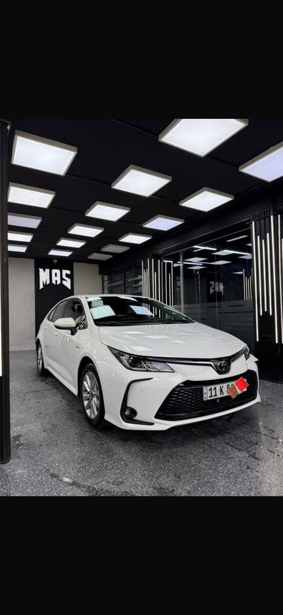 السلام عليكم 
كورلا هايبرد وارد الصين 
موديل 2025 
ماشيه 12 الف 
مواصفات
كشنات كهرباء 
حساس امامي وخلفي بلادي 
بصمة 
فتحة سقف 
شاشة وكامرة 
داخل جلد اصلي 
باقي المواصفات معروفة السياره 
كشنات كهرباء وحساس امامي وخلفي مو تقارهن بالعادية 
السياره مكفولة 
السعر 157ورقة وبيهة مجال بسيط
 ملاحضة:السياره كشنات كهرباء وحساسات وسبايدر 
العنوان بغداد الكرادة 
للاستفسار ***********
