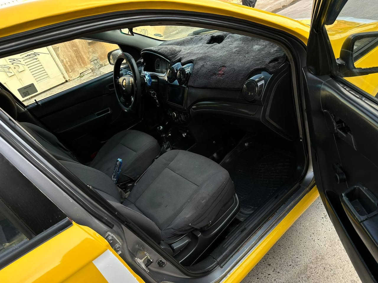 السلام عليكم 
افيو موديل 2008 مشروع وطني
شرط التحويل محرك كير شرط
بجم كبس صندوك كبس الباقي تلقيطات 
سياره جدا حلوه ونضيفه داخلها جديد
هيئه وغرامات تنزل من سعره 
السياره ترهم نقد وترهم قسط وترهم
مراوس مع قطة ارض اذا قسط مقدمه30 اقل ماترهم مكاني موصل حي الاخاء ارقامي بيها واتس*********** /***********
