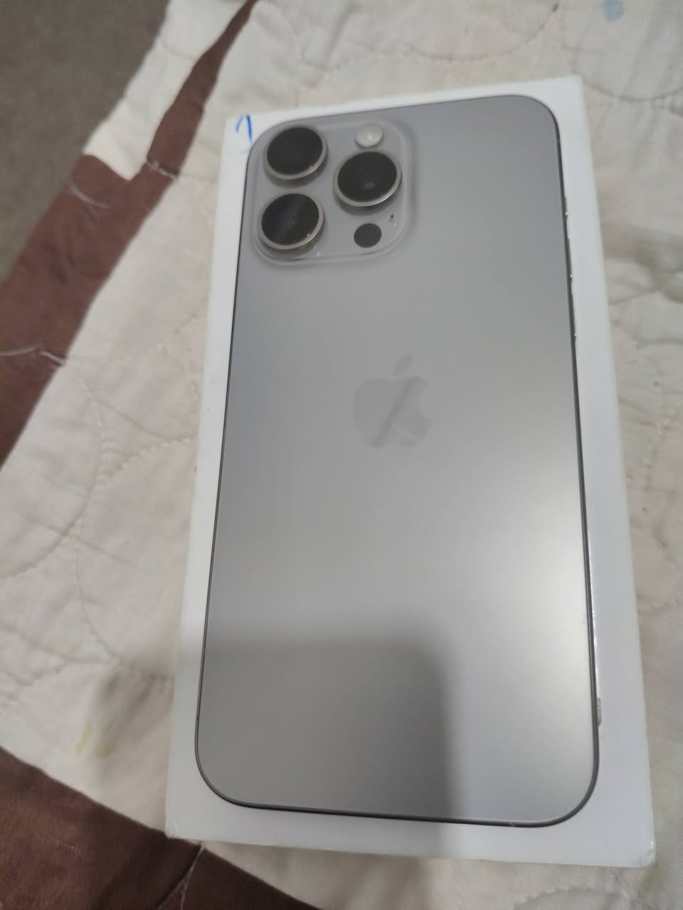 15برو ماكس نظافة 100/100 نسبة البطارية 86 جهاز باب أول شرق اوسط ماعدا هاي النقطة الي بالشاشة سعر 750
***********
