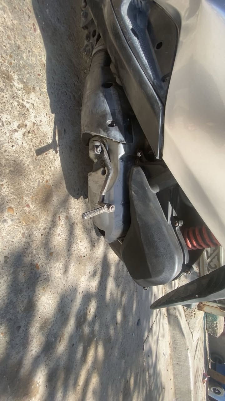 سلام عليكم دراجة بريز  كهربائياتي شغالة دراجة حلوة مكاني شعب سعر ٤٠٠وبيهة مجال ***********
