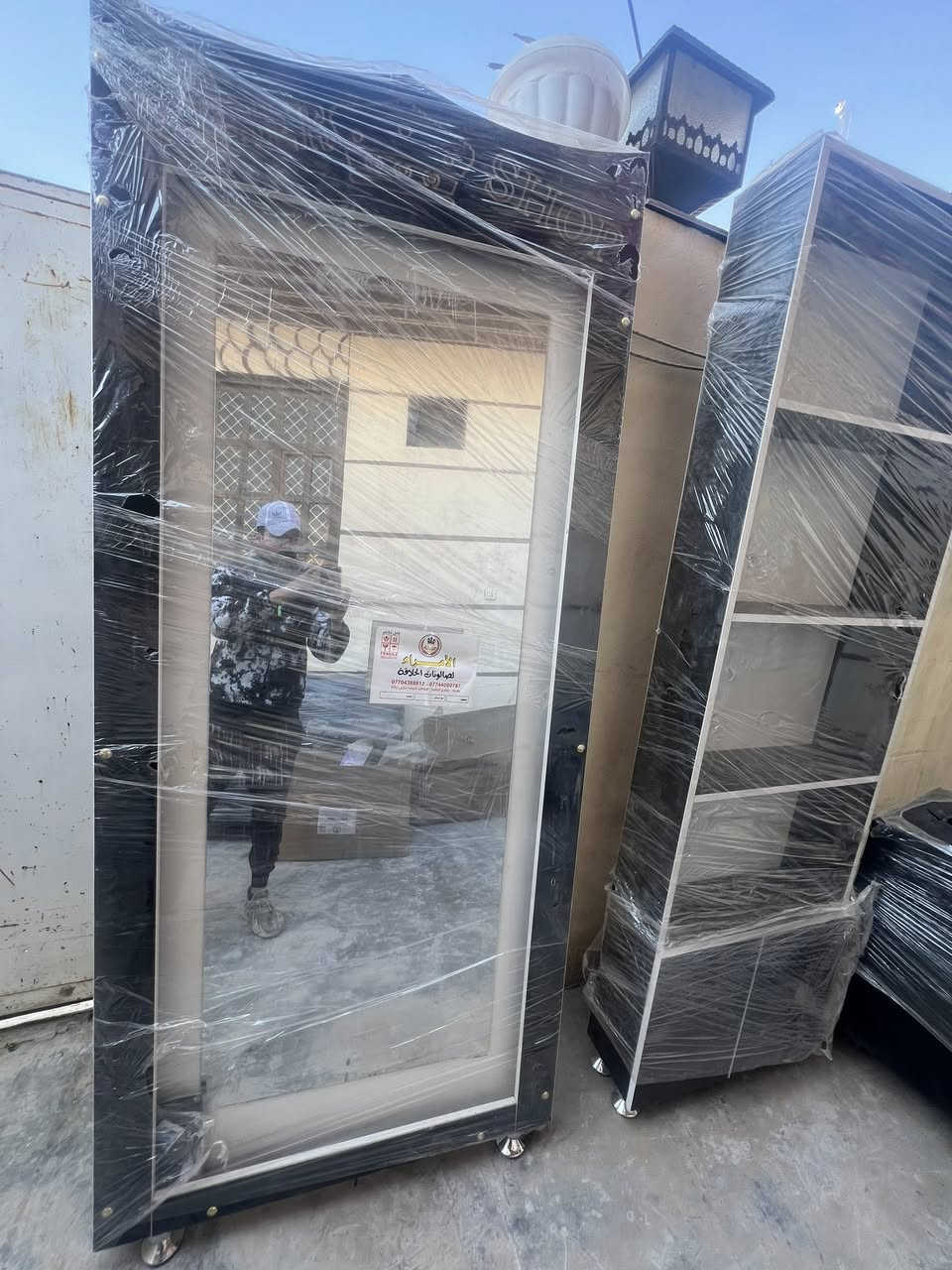 غراض مال صالون نسائي لبيع بعدهن بل كارتونه ما مستعملات بيهن محل كامل الي يفدنه يتص ***********
