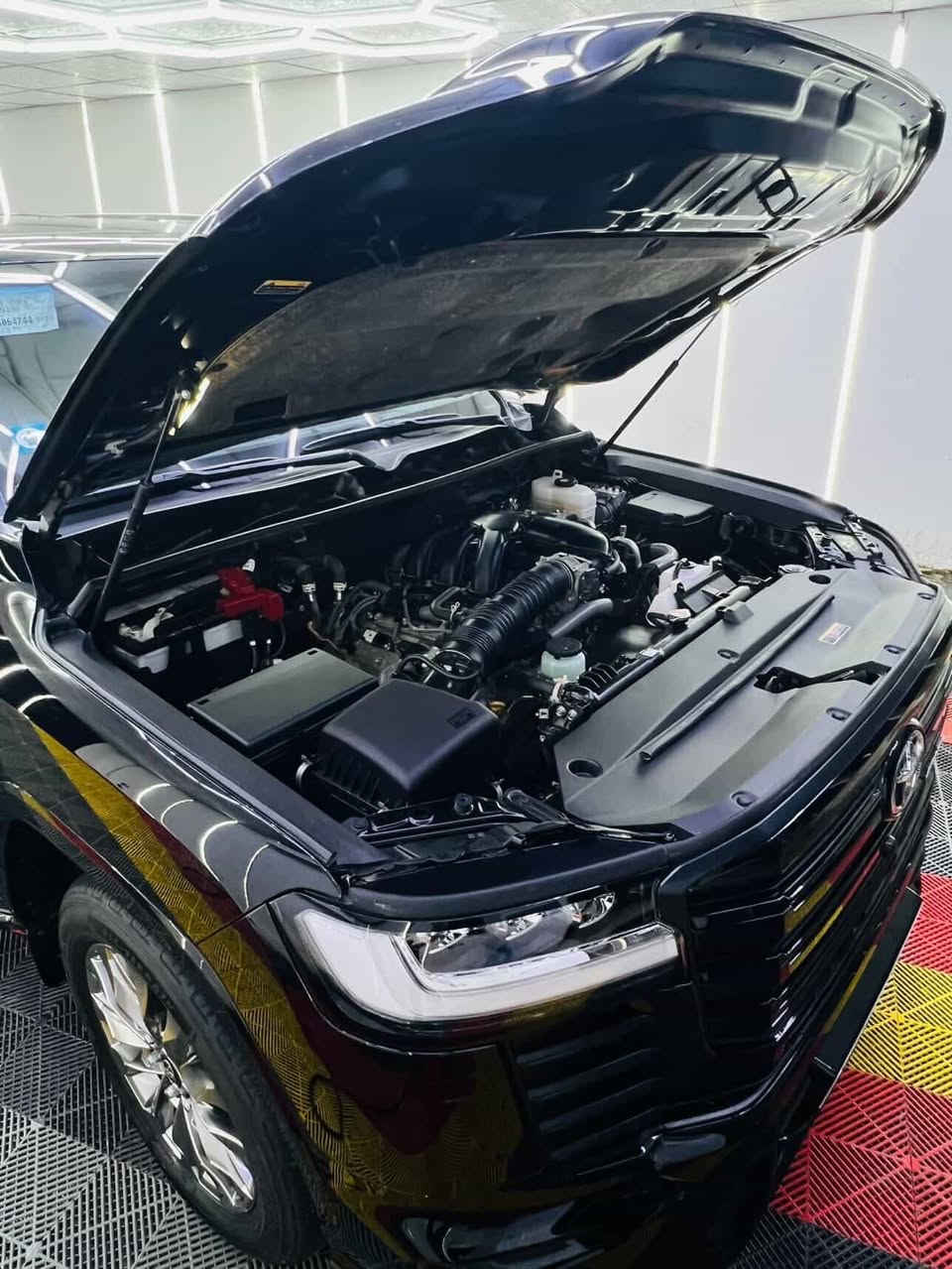 ✨
فئة VX فول مواصفات | موديل 2024

▪️ ممشى 23 ألف كم فقط
▪️ كفالة عامة 
▪️ ضمان شركة البعاج
▪️ رقم بغداد وباسمي
▪️ مغلفة PPF أصلي قبل أسبوع بقيمة 2000$
▪️ صيانة كاملة حديثة بالشركة
▪️ السيارة جاهزة بالكامل وما تحتاج أي صرف

نظافة استثنائية… أخت الزيرو بكل تفاصيلها 🔥

💰 السعر: 78,000$
المجال بسيط جداً للجادين فقط
***********
