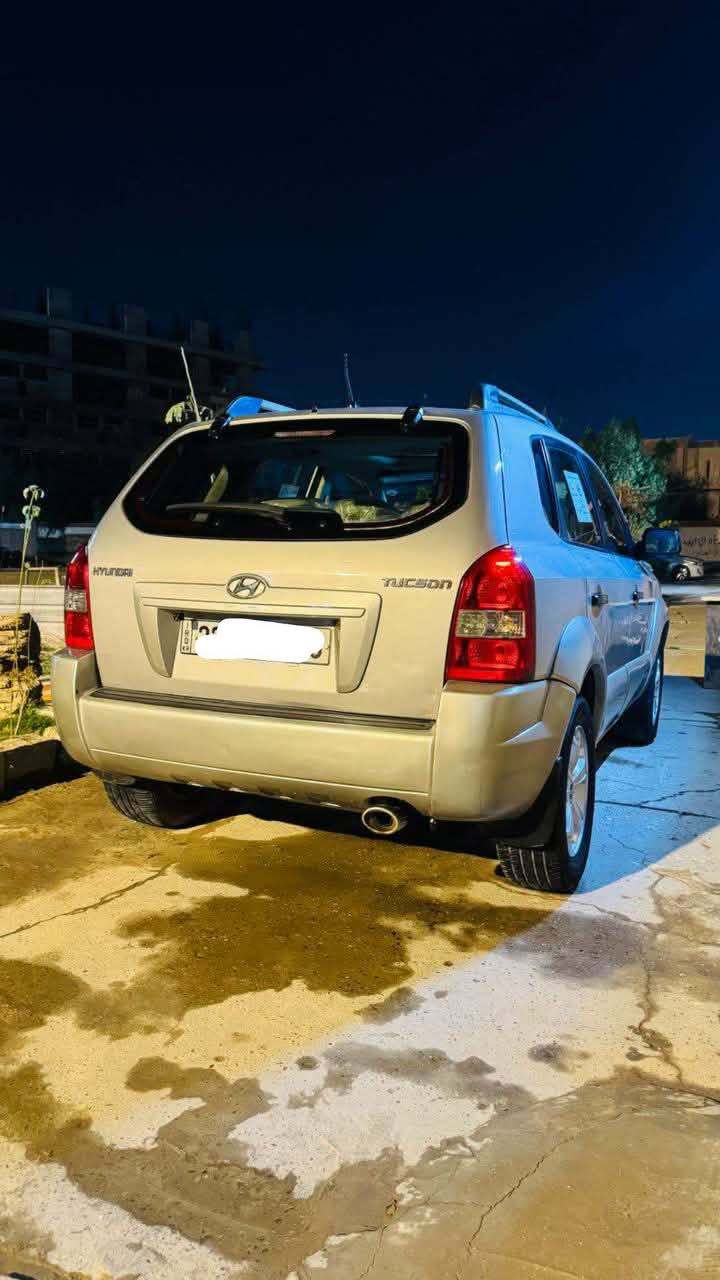 السلام عليكم .. رمضان مبارك
توسان للبيع  خليجي داخل عسلي 
رقم اربيل انگليزي باسم صديق بغداد موديل 2009 سنويتها لل ٢٩ 
مكينه 2000 ماشيه ١١٣ حقيقي 
تحذير جرس بل١٢٠ 
مكفول ماعدة فقط باب خلفي مصبوغه  كير مكينه تبريد حداديه كهربائيات تخم تاير كفاله شاشه كامره ارضيه جلد سياره مال بيت ومال جنيان الله شاهد 
ترايها مال زيرو تحويل مباشر 
السعر 113 يعني شده و13 ورقه وبيها مجال للشراي تشوف وتقتنع وبالخدمه مكان السياره بغداد ... الحريه ... قرب هايبر ماركت 
للاستفسار اتصال او واتساب 
***********
