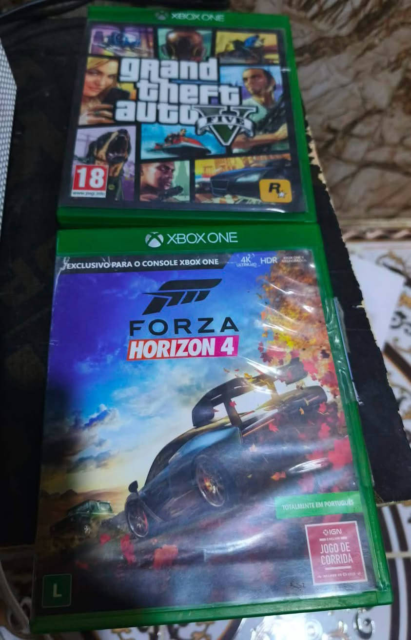 اكس بوكس 1اس واحد تيره
جوستكين وحده كيم سير 
2اقراص GTA 5 +Forza 
مكاني البصره واتساب
***********
