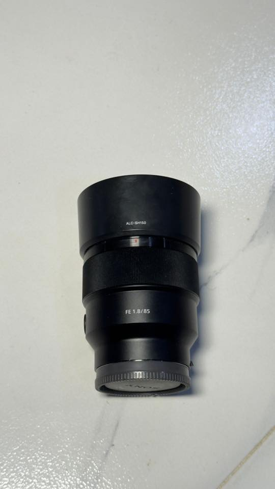 السلام عليكم ورحمة الله وبركاته …
البيع كاميرا سوني مارك 3 شتر31k  وياهاعدسة 85 

العنون بغداد

سعر خاص مستعجل ع بيعه

‭٠٧٨٨ ٥١٥ ٥٣٣٧‬ وتساب
