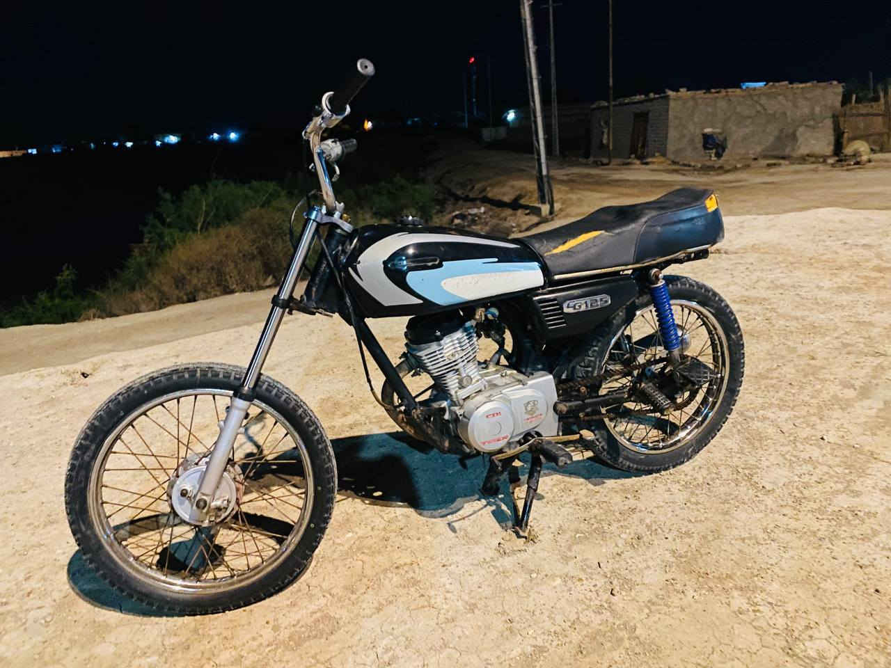 دراجه للبيع ماعوزه برغي مكينه نعومه ومعدل فول سعره 300او مراوس مكاني جبايش***********
