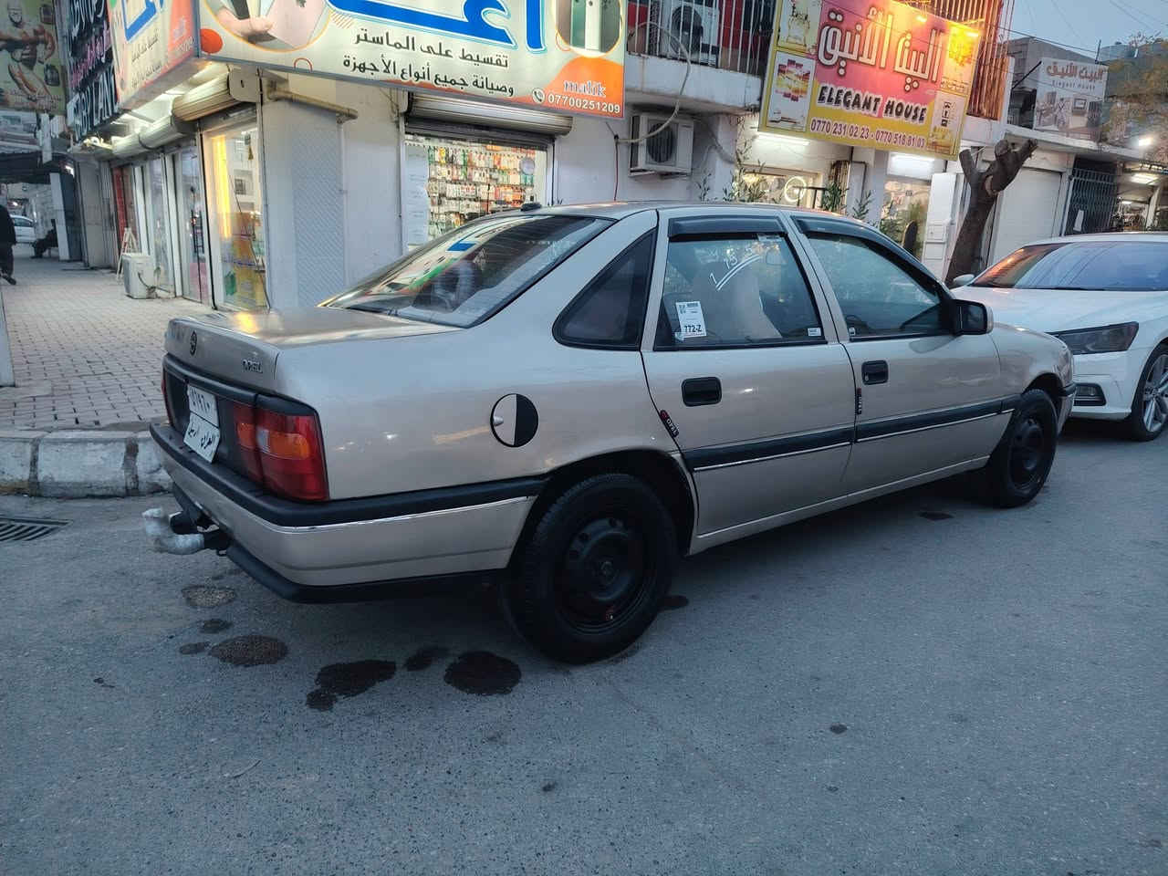 فكترا ١٩٩٠
حجم محرك ١٨
كير عادي
صبغ جماليه ( تعمير هلالات)
هزة جديد
كوبون بنزين موجود
سنوية ساقطه صارله ٧ أشهر
للاستفسار ***********
