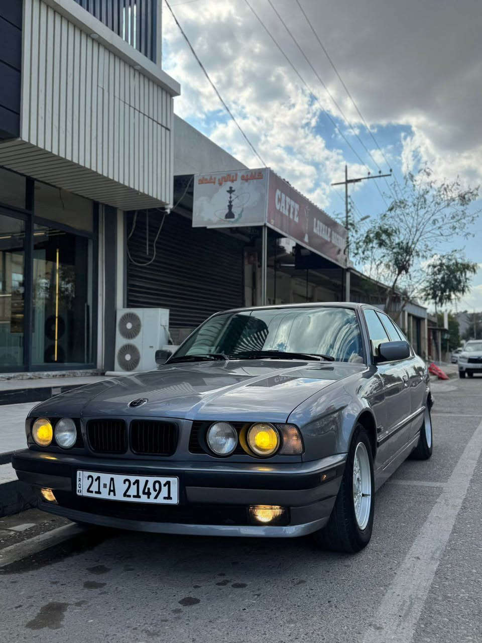 ماشاالله‌ شتی سفر و نازدار لۆك لۆك
مۆدێل ٩١ كامل كراوه‌ته‌ ٩٥
ده‌بڵ ئێرباگ چوار جام كاره‌با پێش پان ته‌برید له‌سلۆری ٤ جام كاره‌با تایه‌ . ویلی لۆك لایت بیلاد دینار مه‌سرووفی نیه‌ سه‌نه‌وی تازه‌ ته‌حویل وه‌كاله‌ شوێن كه‌ركوك  *********** كركوك, العراق
