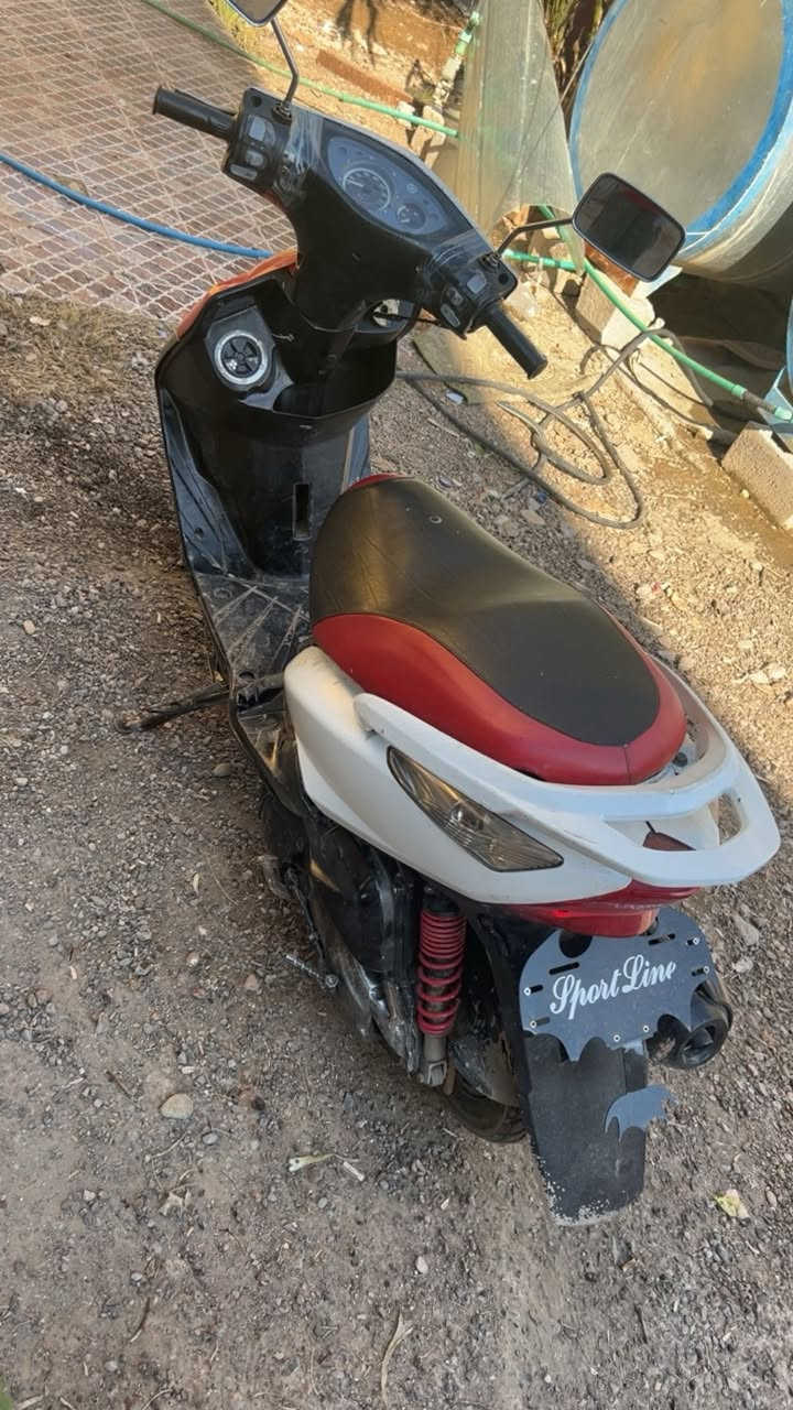 السلام عليكم دراجه ماكس ثعلب 140 كامله سلف هندر كهربائياتها كلها شغاله شلعه و معد ما بيها اي نقص عليها ادامه كهرباء كامله السعر 350 و بيها مجال و إذا ما عندك تأخذها و تروح الاستفسار ***********
