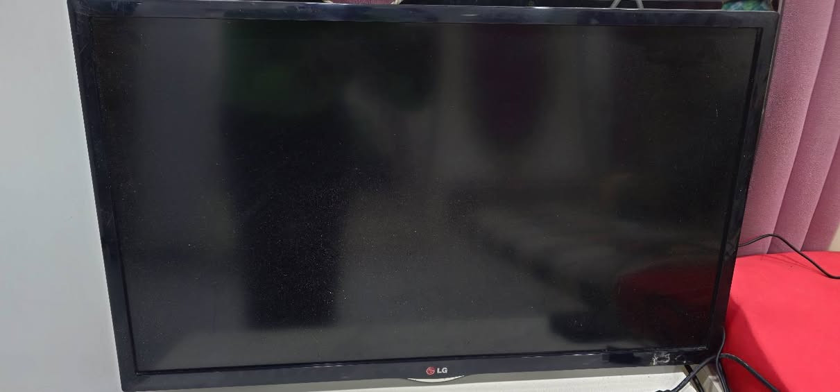 بلازمة حجم 32  نوع LG   جيل اول دقة 4k بدون نت  شغالة 100%  السعرة 75 الف عنواني بغداد _ مدينة الصدر ( حي السفير ) 
رقم الهاتف : ***********
