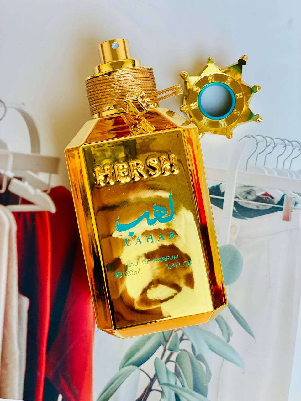 🔥 عطر هرش لهب – 🔥
⚡ فخامة تشتعل من أول رشة ⚡

عطر يجمع بين الانتعاش والهيبة، بروح عصرية وعبير شرقي فاخر ✨
تجربة لا تُنسى لعشّاق التميز والجرأة 👑

💨 افتتاحية: نفحات فلفل أسود ولمسة جريب فروت منعشة 🍊
🌿 قلب العطر: رائحة الريحان التايلندي ونجيل الهند تضيف طاقة وأناقة فريدة
🌌 القاعدة: باتشولي عميق يمنح ثبات طويل ورائحة تلتصق بالذاكرة

💎 تصميم فخم – أداء قوي – حضور لا يُقاوم
المنشأ السعودية الأصلي🇸🇦 
📦 السعة: 100 مل
👨‍🎨 عطر : للجنسين 🙍‍♀️

السعر ٣٠ الف


**إذا كنت صاحب هذا الإعلان وتريد حذفه لأي سبب، رجاءا أرسل رسالة إلى الدعم الفني**