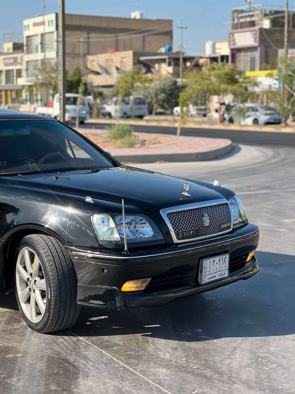 كراون جنون. 2002 اصل 
اثنه رياضي
كفاله عامه
دگمتين
فتحه
شاصي 171
محرك vvti
داخل جلد اسود
اربع كشنات كهرباء
مري شفط
لايت زنون
ويل دنگه
حداديه جديده
مكينه جديده
تبريد ثلج 
جاهزه للأخير
مدفوع گمرك باقي فلوس الرقم فقط
وكاله ثاني يوم
                              السعر 108 وبيهه مجال
مكاني نجف
                            ***********.   موجود واتساب
